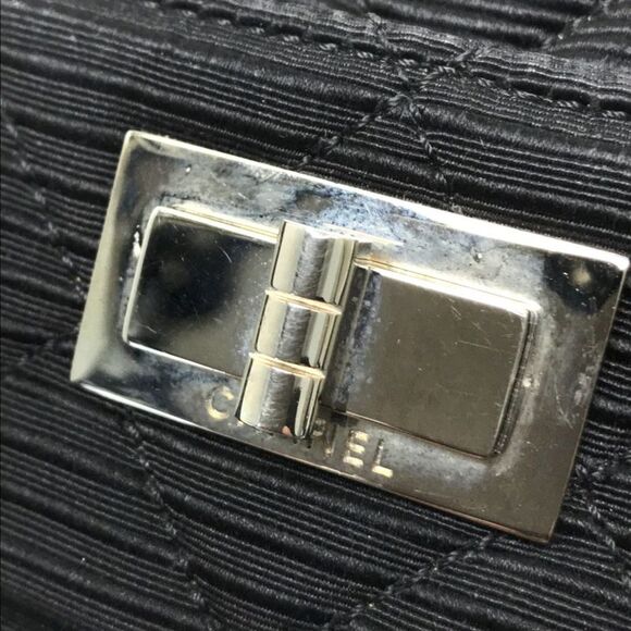 Pre Loved chanel Women Black Shoulder Bags - Picture 8 of 8